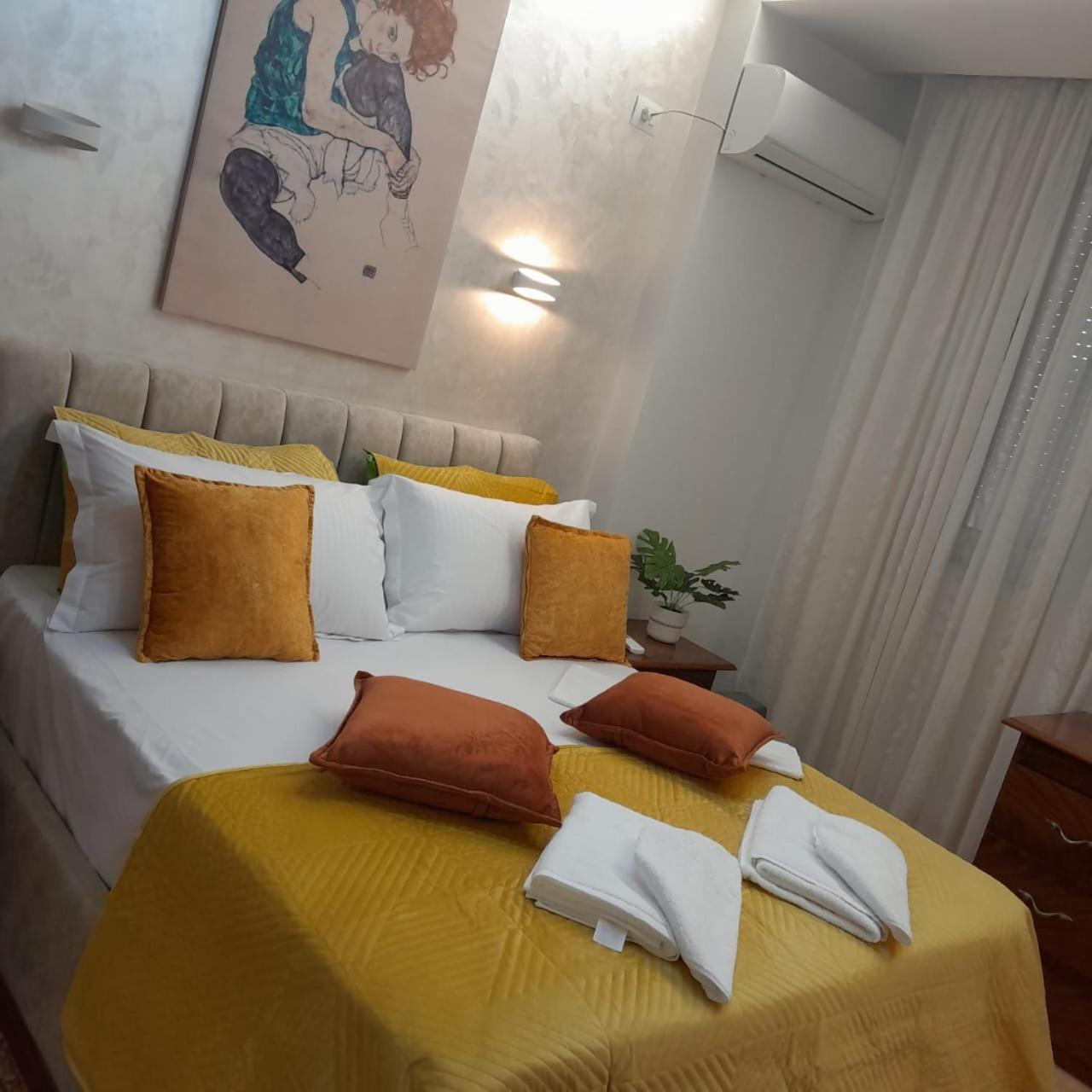 Bani'S Cozy Lovely Apt 티라나 외부 사진